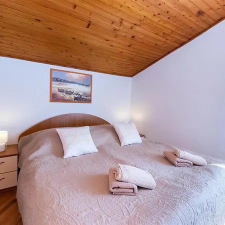 Apartment Dragan I Slavica Lopar