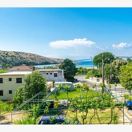 Sandy Family With Free Parking & Balcony Apartment