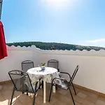 Spacious Apartments Near Sandy Beach Lopar Apartament Lopar