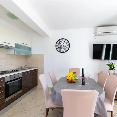 Διαμέρισμα Sandy Family With Free Parking & Balcony Lopar