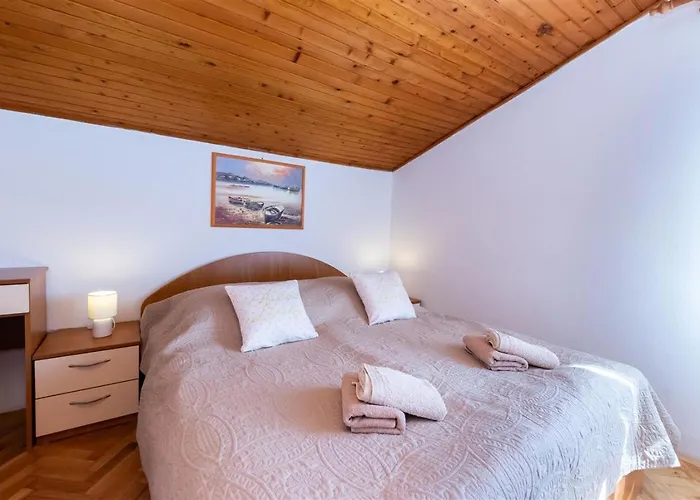 Lägenhet Dragan I Slavica 200 M Od Plaze S Terasom Lopar