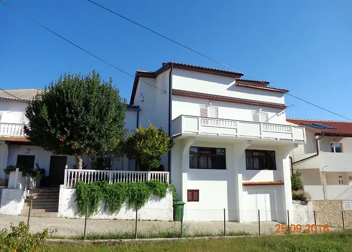 Dragan I Slavica 200 M Od Plaze S Terasom